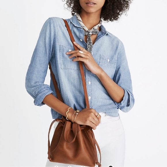 Madewell The Small Drawstring Transport Crossbody Bag in English Saddle - Picture 11 of 14